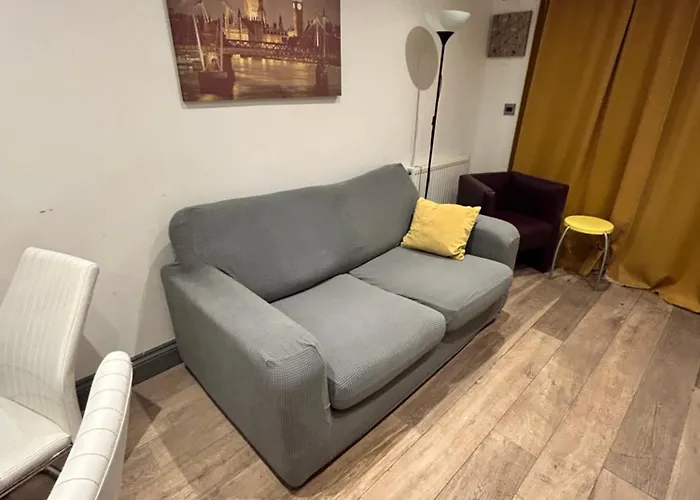 Classic Brixton City Apartment