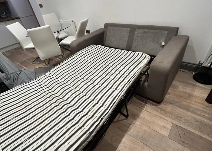 Classic Brixton City Apartment